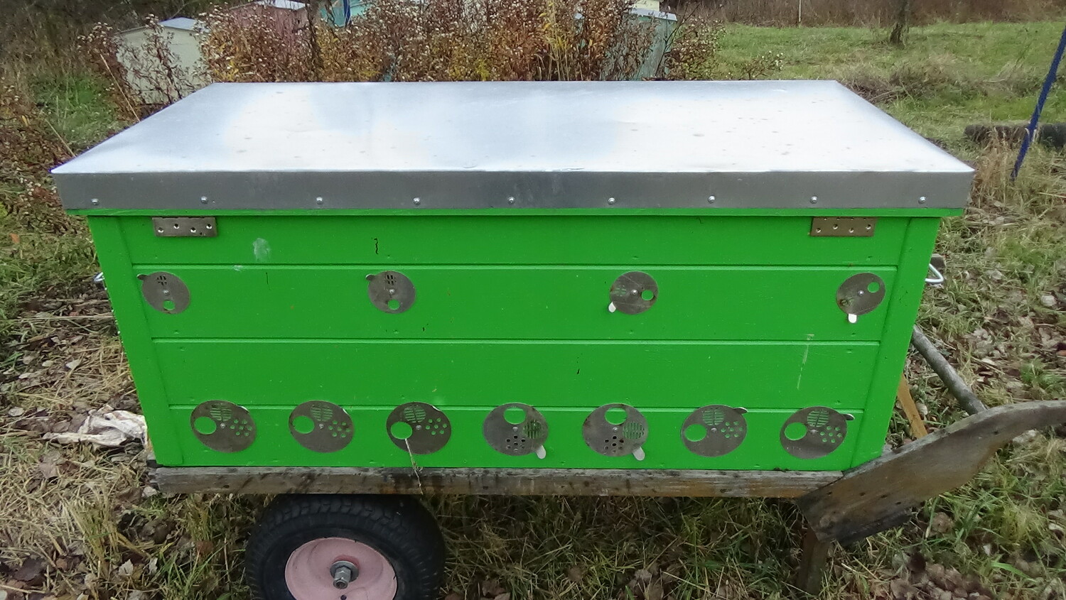 Обзор улья-лежака Якимова краской Тиккурила Улей-лежак Якимова Владимирский ЭКО